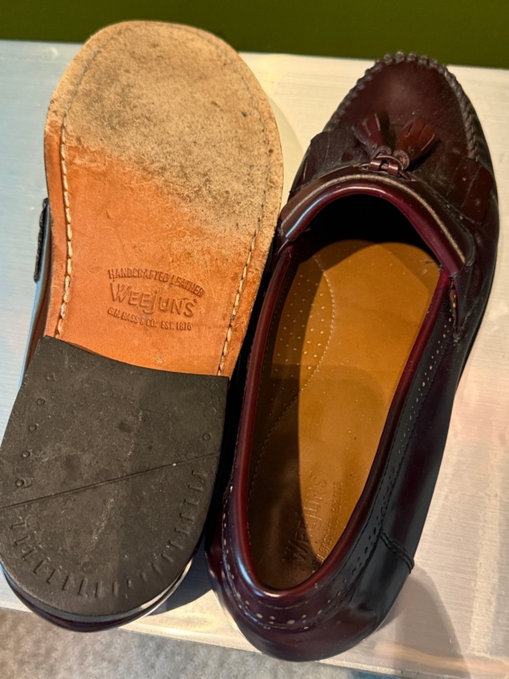 Men's Weejuns Tassel Penny Loafers in Burgundy - Picture 10 of 10